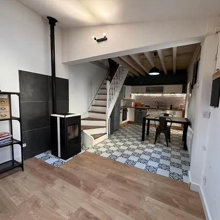 Belle Maison Chaleureuse Dans Le Centre De *