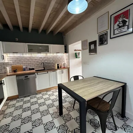 Belle Maison Chaleureuse Dans Le Centre De Appartement Brindas